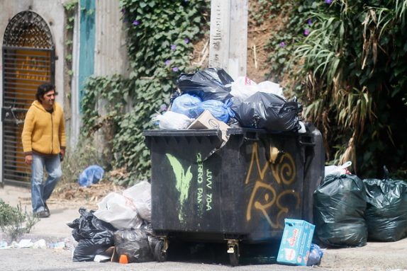 Abren sumario sanitario por basura en Valparaíso y alcalde Sharp ... - El Dínamo
