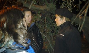 Josefa Errázuriz dialoga con las estudiantes del Carmela