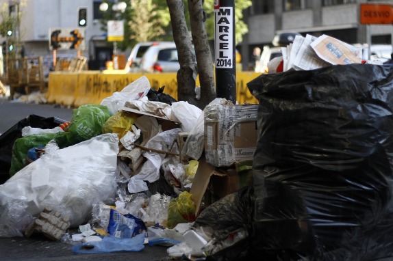 Acumulación de basura en Santiago Centro