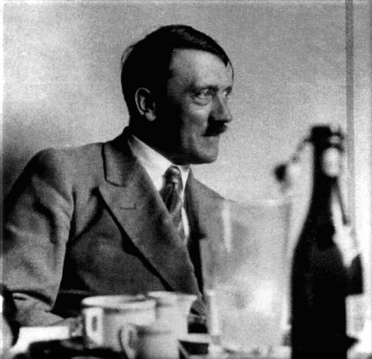 Adolf Hitler 02