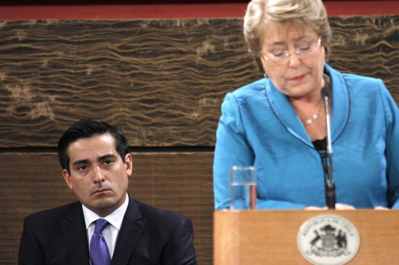 Presidenta Bachelet pide la renuncia de todos sus ministros