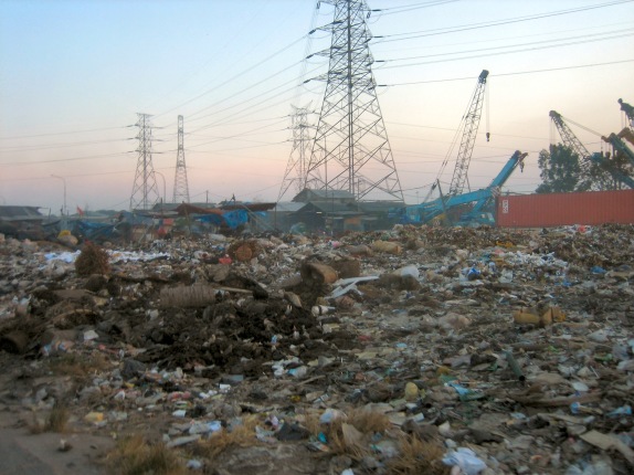 waste-dump-jakarta-indonesia