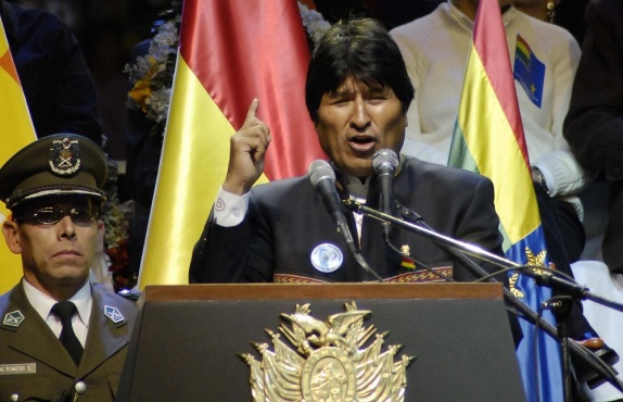 Evo Morales insatauro el "Dia del Mar"