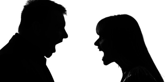 couple-fighting-silhouette-800x400