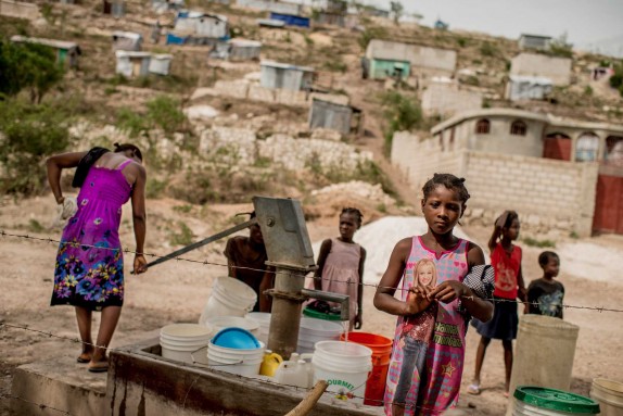 Pozo de agua comunitario en Haití