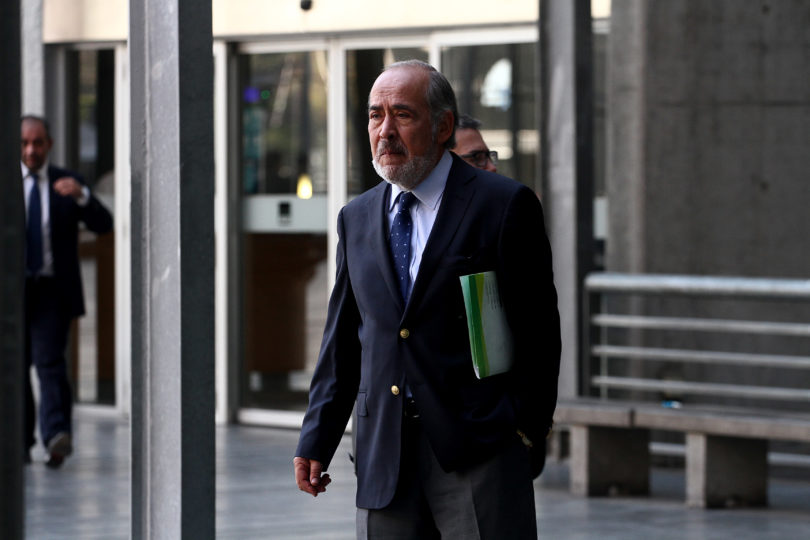 Fraude en Carabineros: Justicia acoge hipótesis del CDE y envía a ex jefe de Finanzas a prisión preventiva