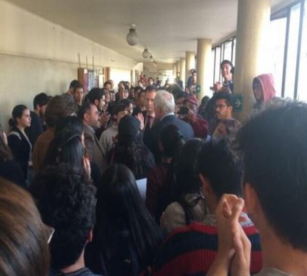 Funan a profesor de la Universidad de Chile por defender Golpe de Estado