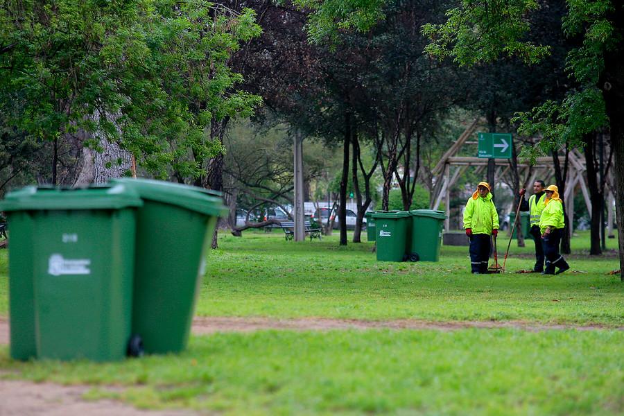 Recolectores de basura anuncian paro indefinido tras no llegar a acuerdo con Intendencia Metropolitana - El Dínamo