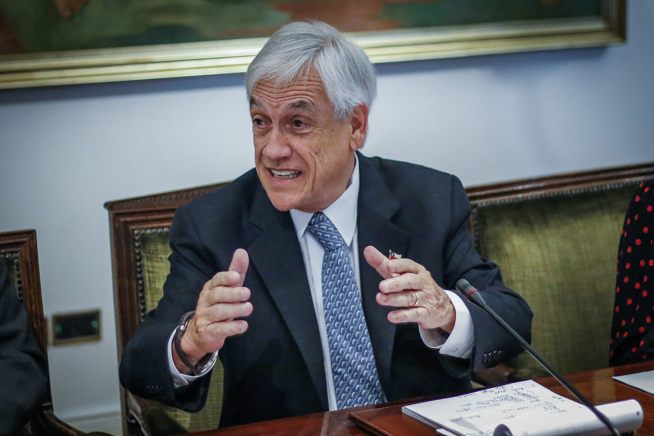aprobación de Piñera llega al 14%