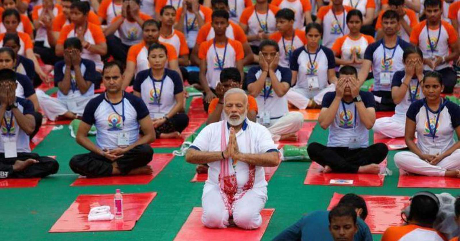 primer ministro indio yoga