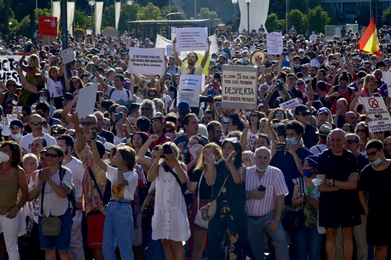 españoles protestaron contra coronavirus
