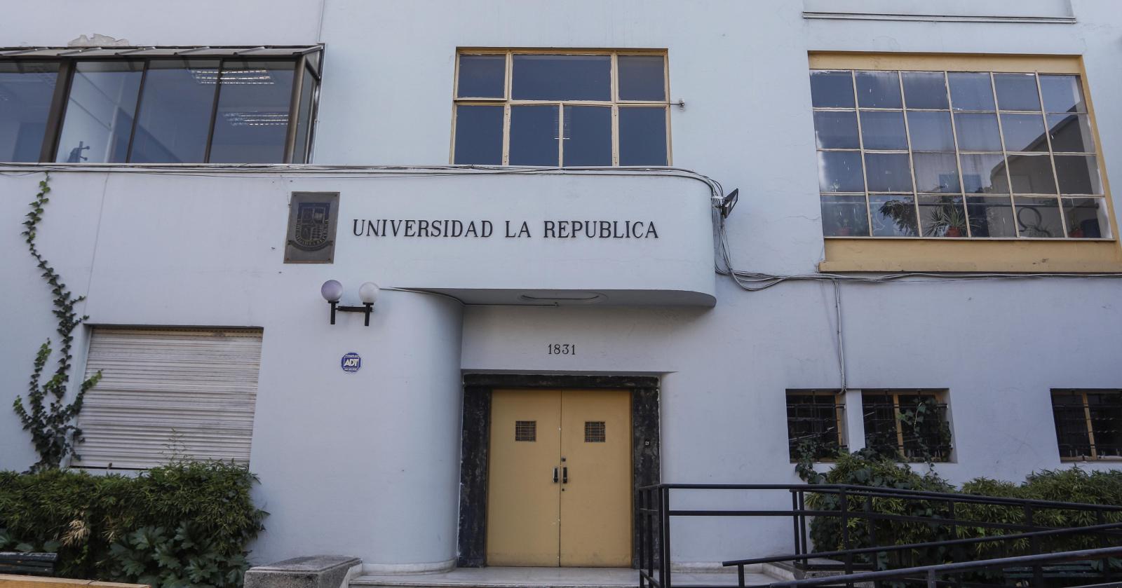 cierre Universidad La República