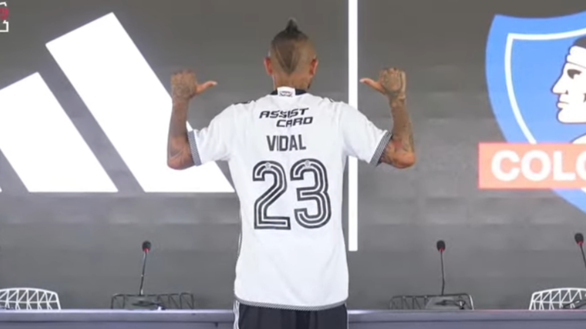 VIDEO Colo Colo presenta su nueva camiseta 2024