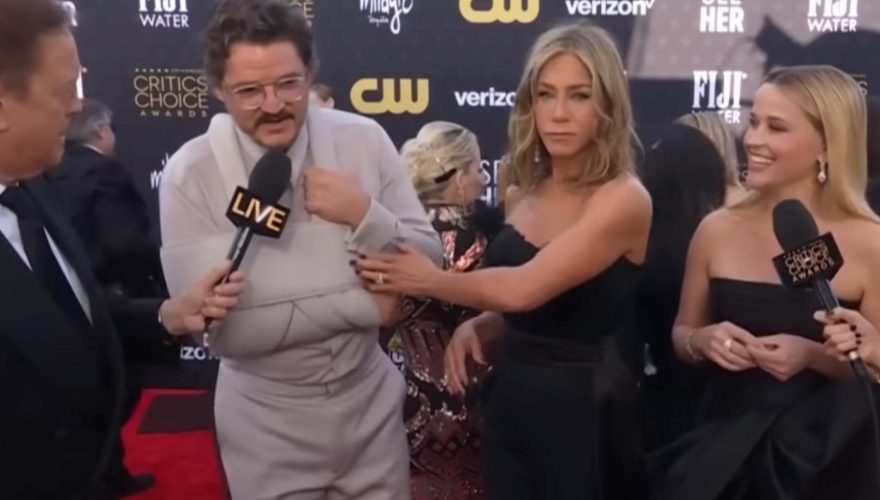 Pedro Pascal Jennifer Aniston