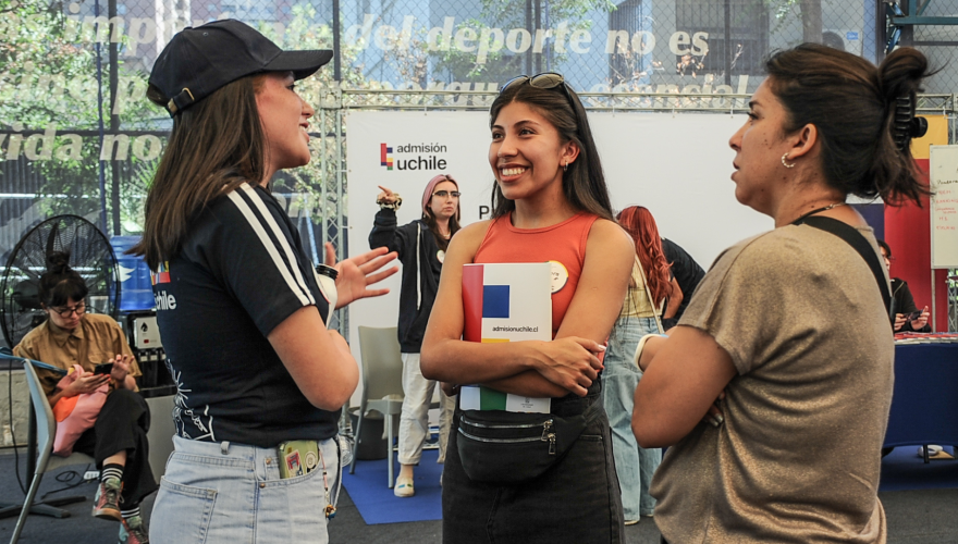 Admisión 2024: mujeres seleccionadas en carreras de ciencia y tecnología (STEM) aumentan 16,8%