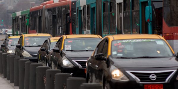 taxistas se suman a paro de buses RED Súper Lunes