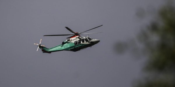 Carabineros sumó un helicóptero institucional a la búsqueda de los jóvenes. AGENCIA UNO/ARCHIVO.