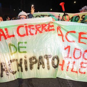 Cientos de trabajadores tomaron parte en la manifestación de este lunes en Talcahuano. AGENCIA UNO.
