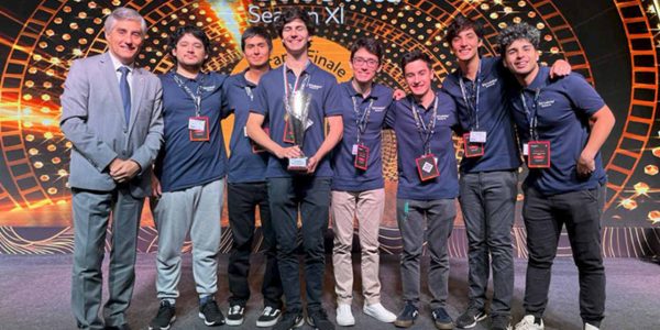 Estudiante chileno gana premio a mejor programador del mundo